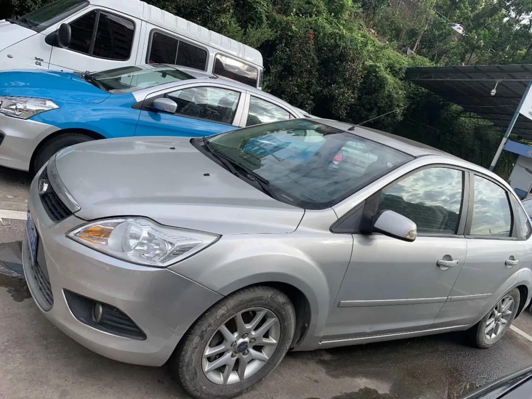 公開拍賣?？怂?、上海別克牌機動車